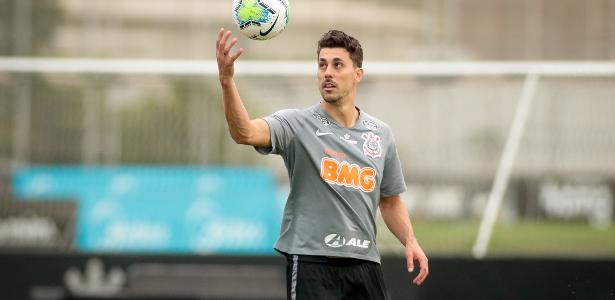 Ex-titulares, promessa e mais: Corinthians tem 18 atletas em barca de saída