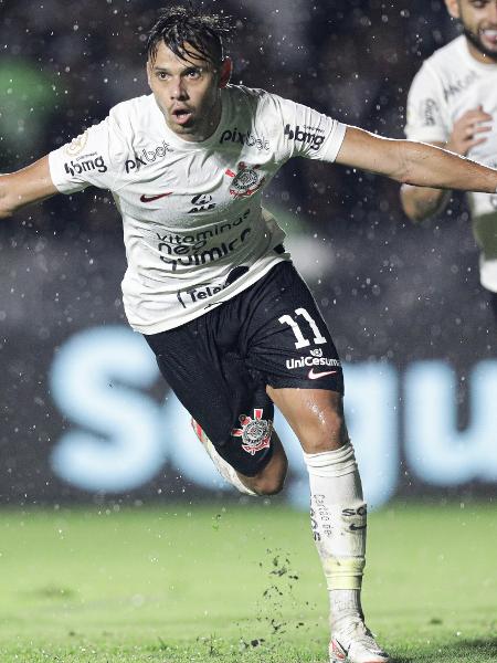 Romero comemora gol em Vasco x Corinthians, jogo do Campeonato Brasileiro