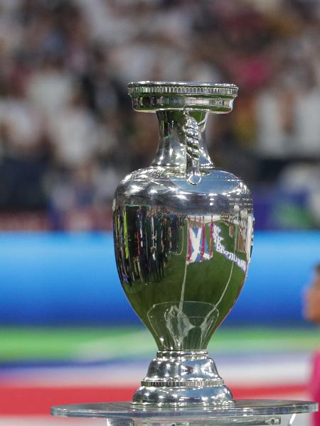 Troféu da Eurocopa estará em jogo hoje entre Espanha e Inglaterra