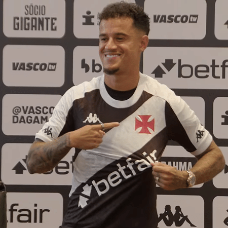 Coutinho durante a apresentação no Vasco