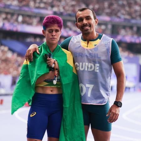 Thaisa Simplicio conquistou a medalha de prata nos 400m T11 nas Paralimpíadas de Paris