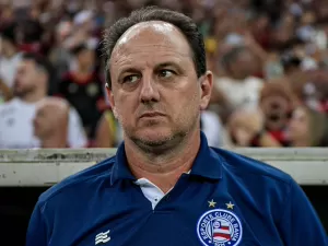 Terá Rogério Ceni pedido CPF na nota? Que freguesia! 