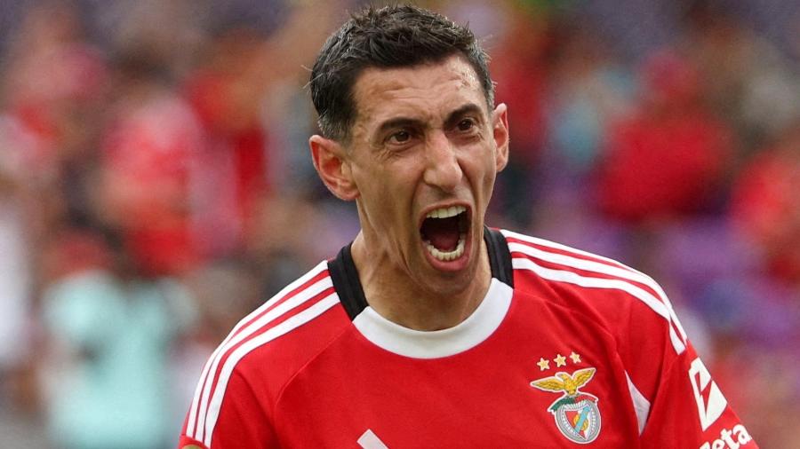 Di María comemora gol marcado pelo Benfica contra o Auckland City no Mundial Di María comemora gol marcado pelo Benfica contra o Auckland City no Mundial