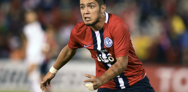 Sergio Díaz, 18 anos, foi destaque de Cerro Porteño 3 x 2 Corinthians - AFP PHOTO/Norberto Duarte