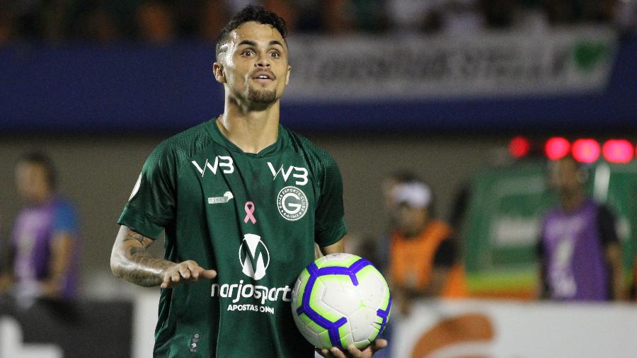Atcante Michael comemora gol do Goiás contra o Corinthians no Campeonato Brasileiro deste ano - Heber Gomes/AGIF