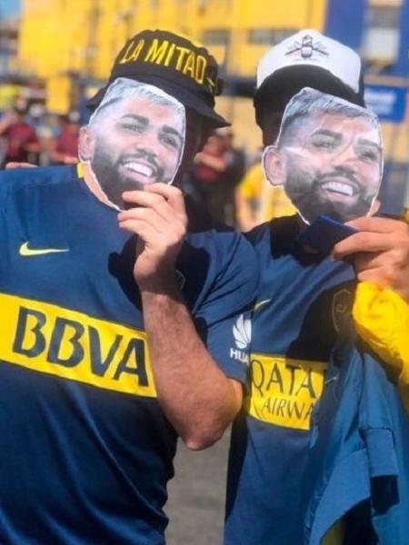 Torcedores do Boca Juniors vestem máscara de Gabigol na Bombonera - Reprodução