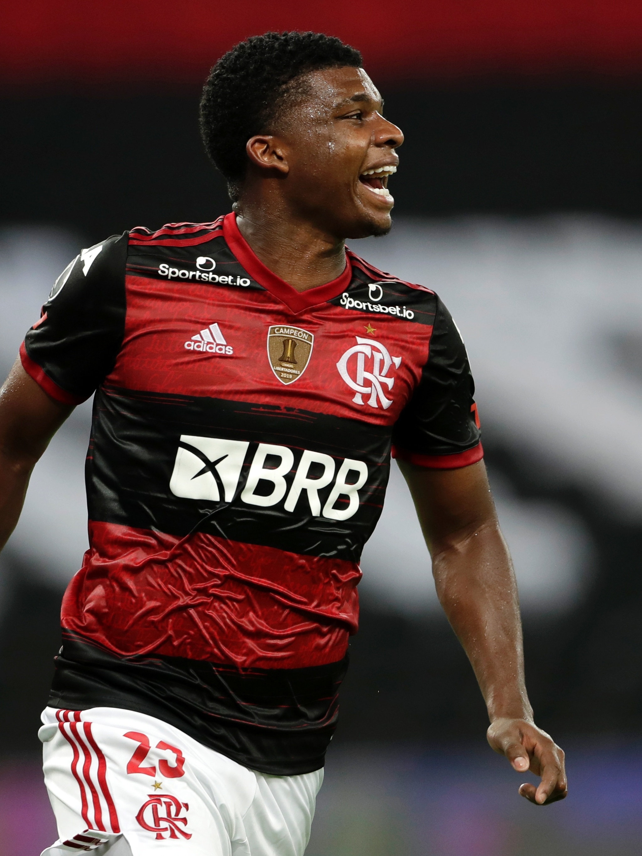 Salário de Lincoln quando no Flamengo é fora da realidade do Cruzeiro