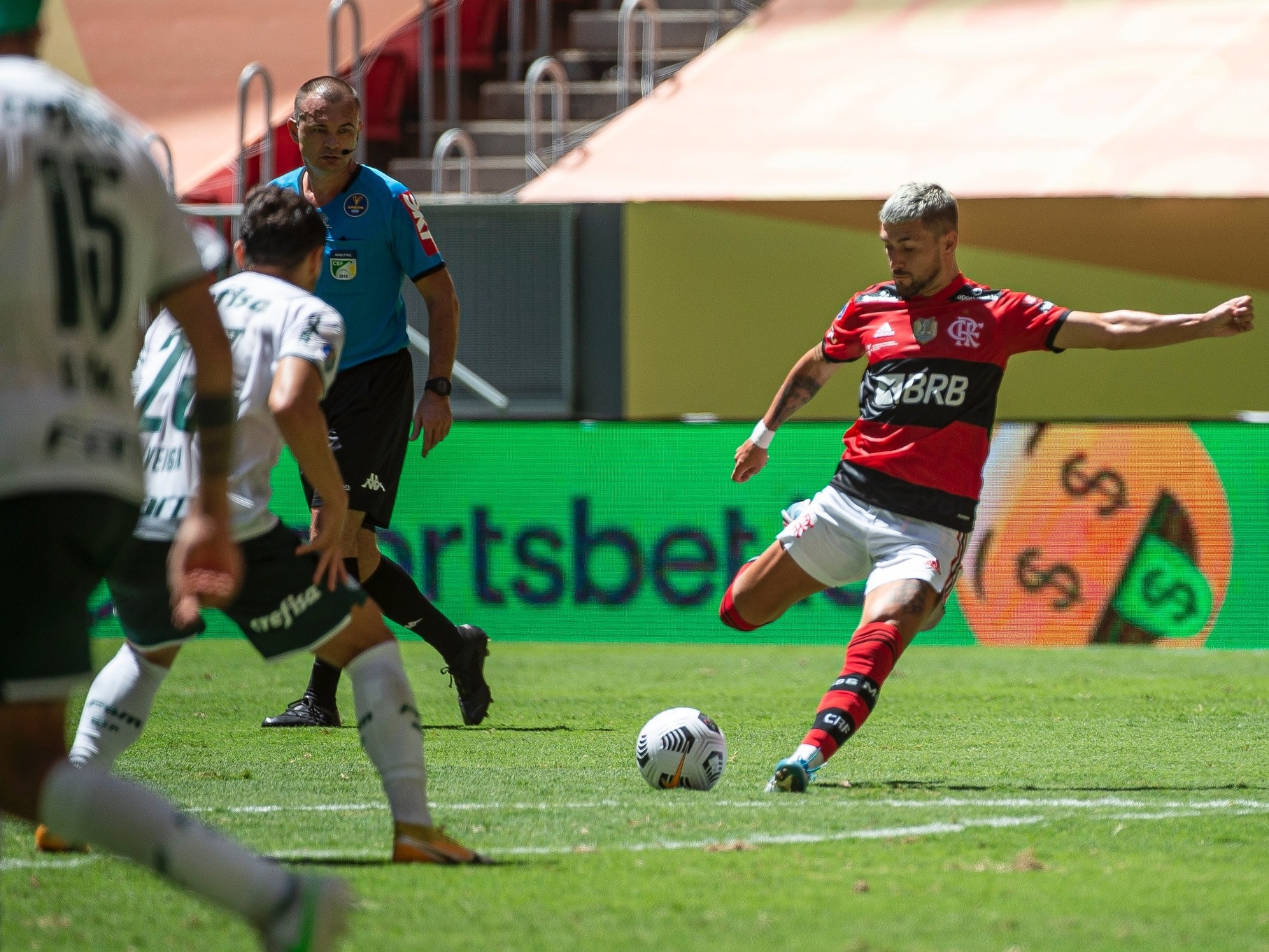 E se for para pênaltis? Veja quais são os pontos fortes e fracos de São  Paulo e Flamengo