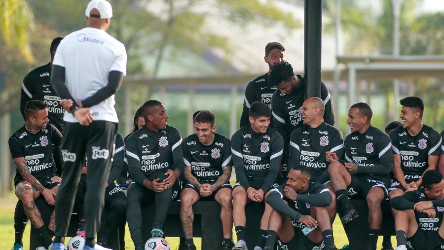 Jogadores do Corinthians durante treino no CT Joaquim Grava - Rodrigo Coca/Agência Corinthians