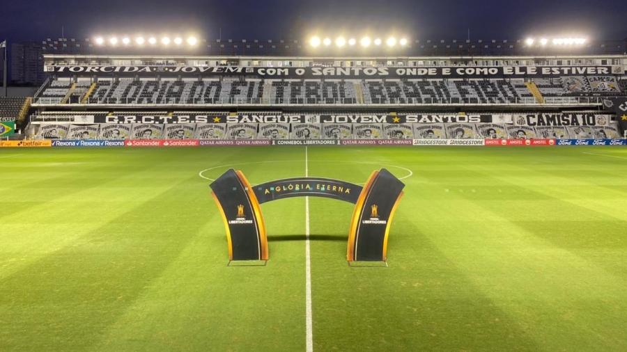 Vila Belmiro se prepara para o duelo do Santos contra o Boca Juniors, pela Libertadores - Gabriela Brino/UOL