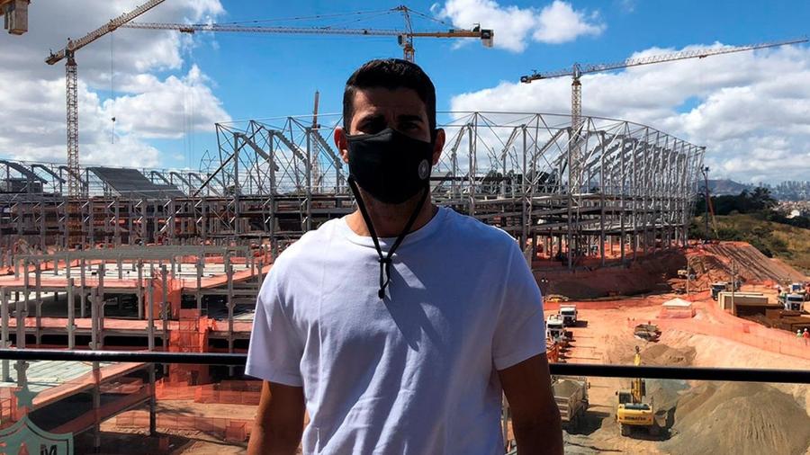 Diego Costa conheceu o local onde está sendo construída a Arena MRV, prevista para ser entregue em 2022 - Atlético