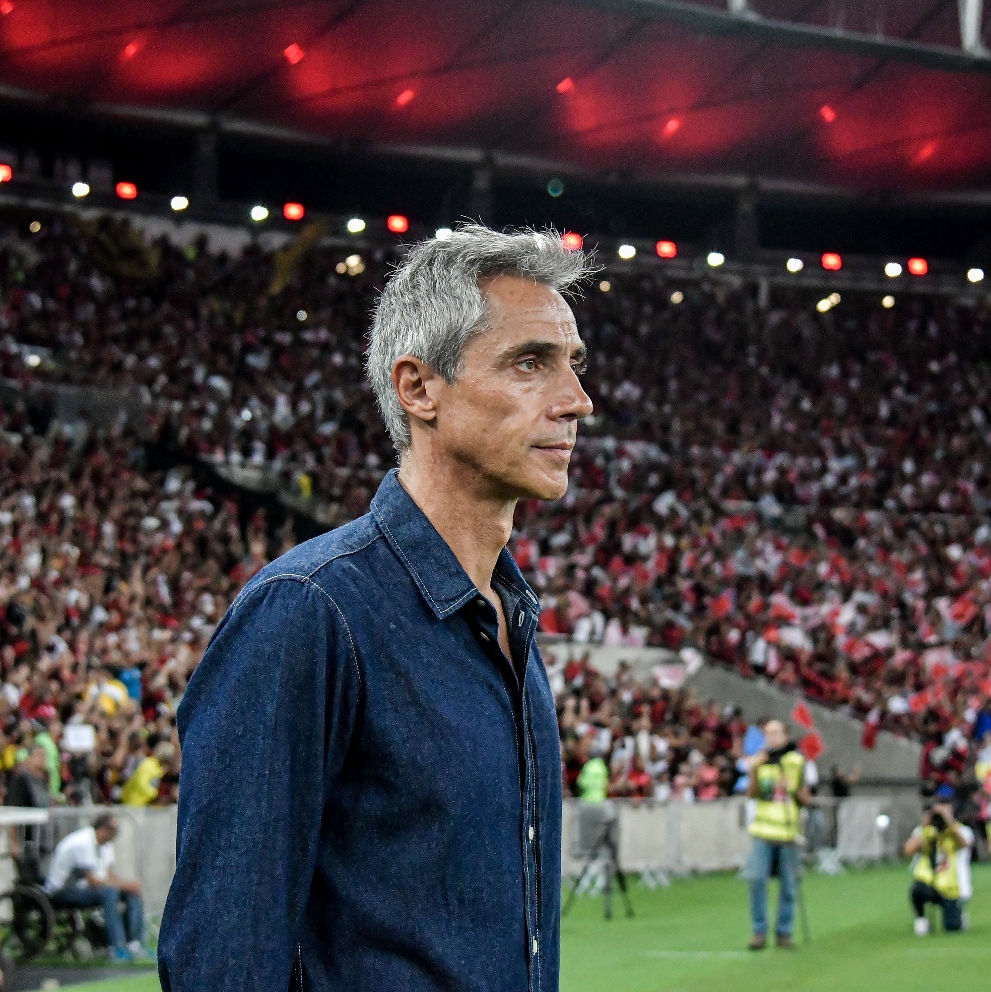 Foi muito mal pelo Flamengo, agora é recompensado jogando na Europa