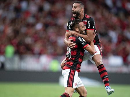 Fla: Silêncio, chimarrão e Arrascaeta: Isla recomeça após multa e gol