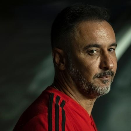 O técnico português Vítor Pereira no comando do Flamengo - Jorge Rodrigues/AGIF