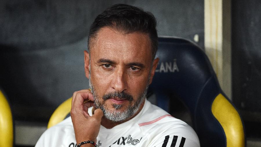 Vítor Pereira, técnico do Flamengo, durante a partida contra o Fluminense, pela 11ª rodada do Campeonato Carioca - Alexandre Durão/Estadão Conteúdo