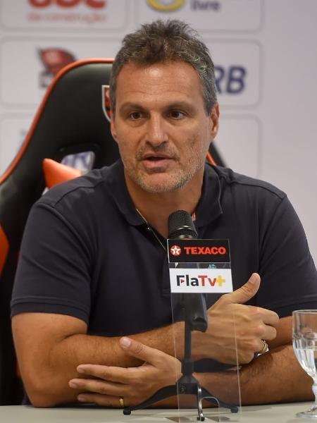 Bruno Spidel, diretor executivo do Flamengo, durante entrevista