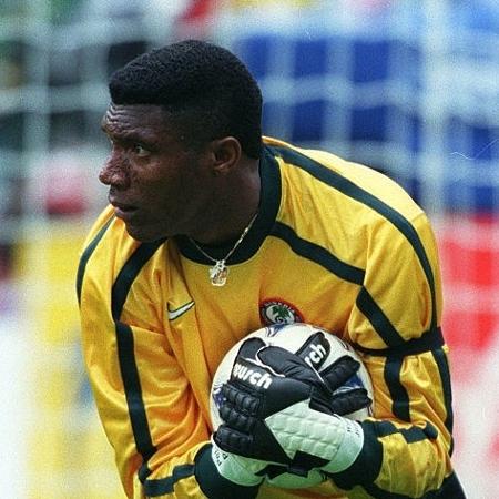 Peter Rufai, goleiro titular da Nigéria na Copa do Mundo de 1998 Peter Rufai, goleiro titular da Nigéria na Copa do Mundo de 1998