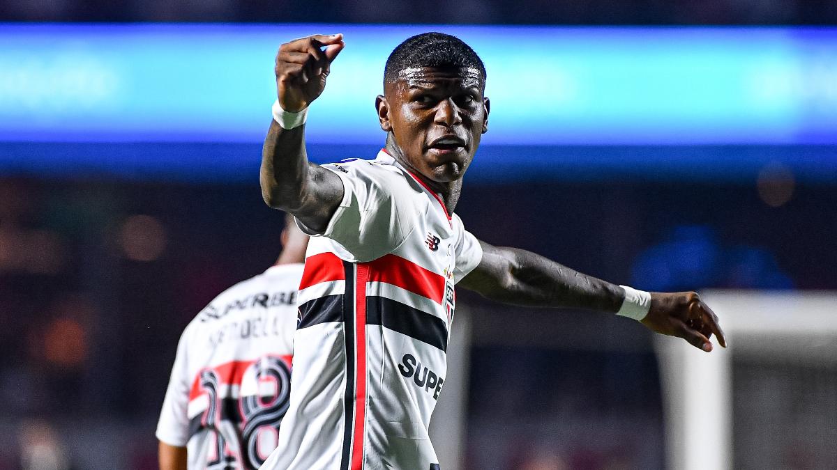 Arboleda será titular pelo São Paulo após sumiço de um mês