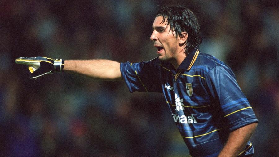 Carta de Buffon contem conselhos a sua versão de 17 anos, ainda em começo de carreira, no Parma - Matthew Ashton/EMPICS via Getty Images