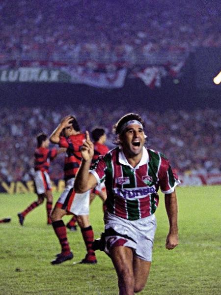 Renato Gaúcho celebra gol que deu título do Carioca de 95 ao Fluminense, em final contra o Flamengo - Anibal Philot / Agência O Globo