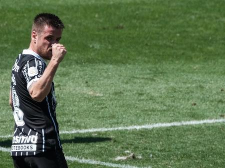 Ramiro comenta sobre gol anulado e celebra vitória alvinegra: “Postura de Corinthians”