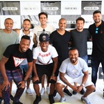 Alexandre Pires recebe craques para o evento beneficente Futebol Contra Fome - undefined