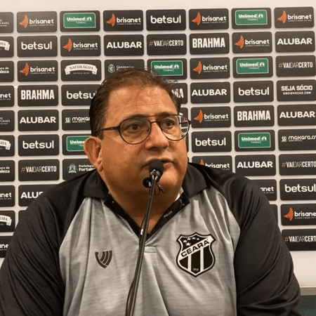 Guto Ferreira durante entrevista à imprensa na noite de sábado - TV Vozão/Reprodução Youtube