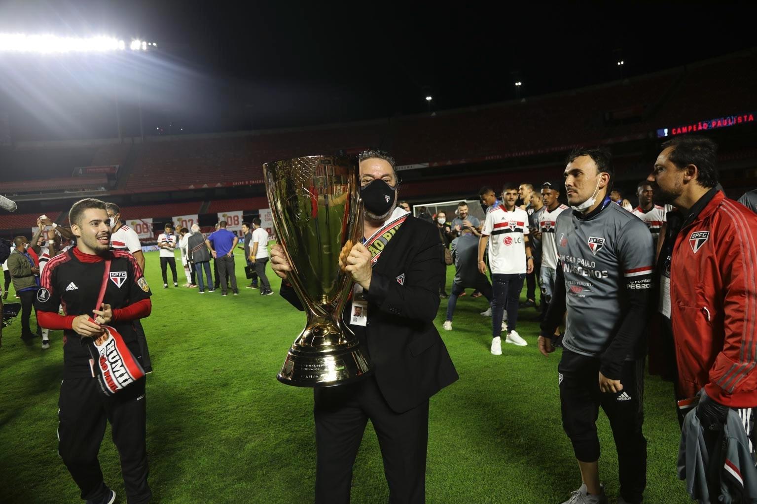 Cabelos brancos e fim da fila da títulos, veja como foram os primeiros 6 meses da 