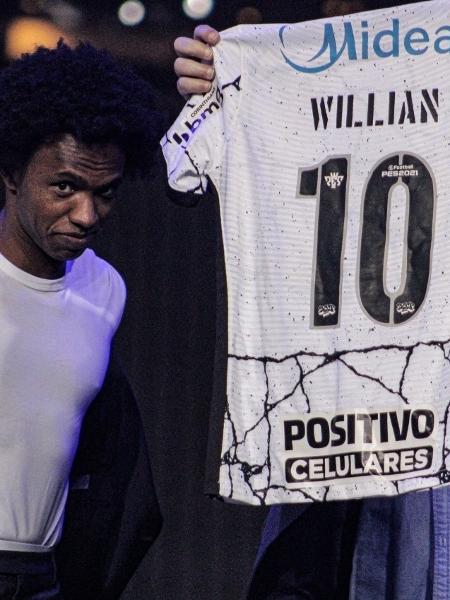 Willian recebe a camisa 10 do Corinthians em live do clube - Reprodução/Corinthians TV