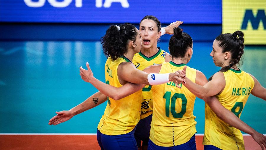 Brasileiras comemoram vitória na Liga das Nações de Vôlei - FIVB