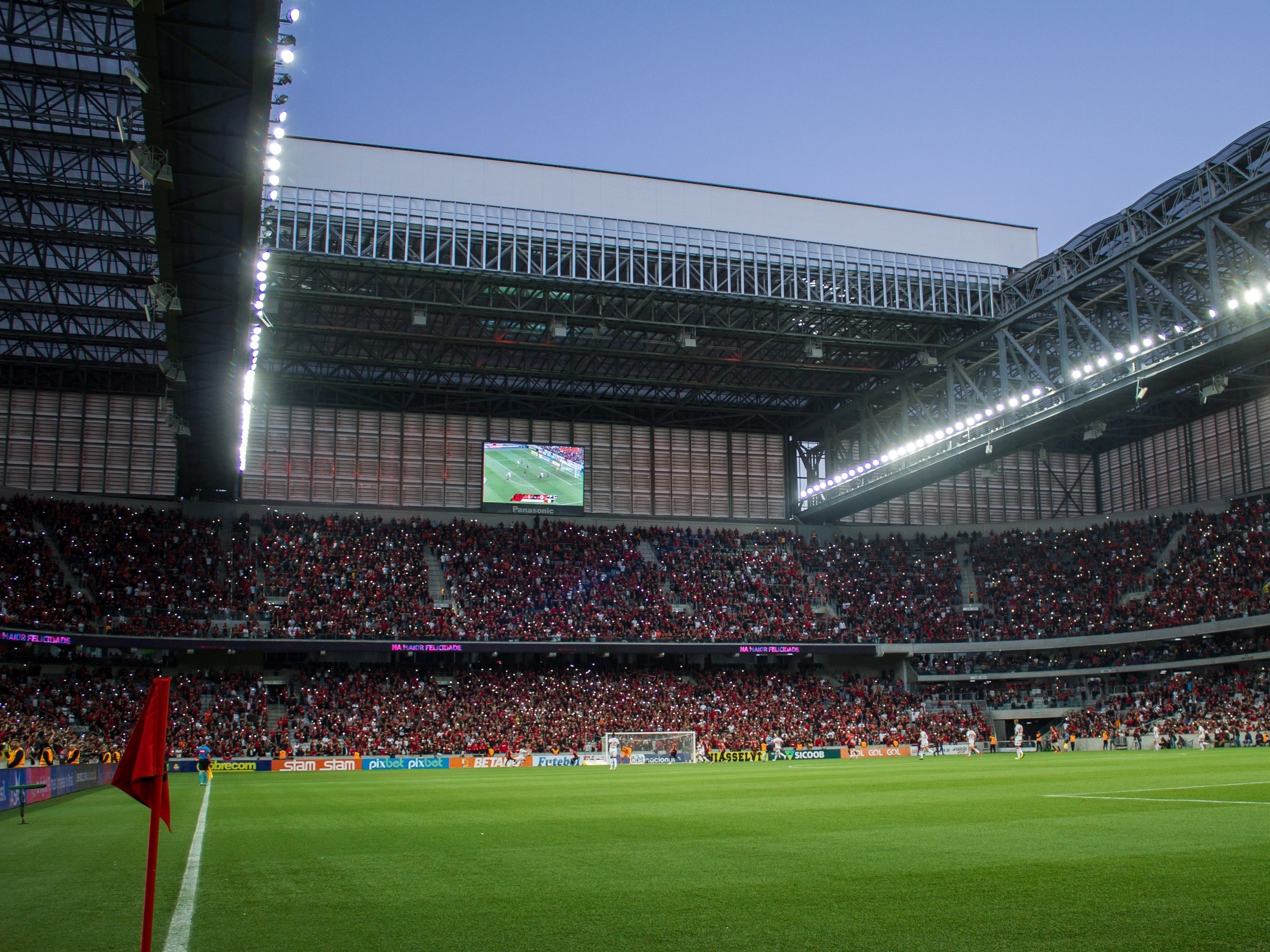 Jogos de futebol em Curitiba poderão ter 100% da capacidade de