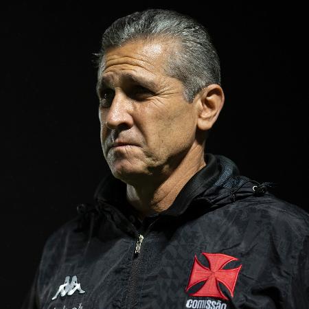 Jorginho, técnico do Vasco, durante jogo contra o Londrina - Jorge Rodrigues/AGIF