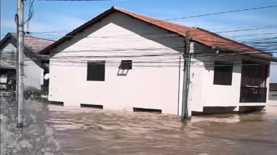 Enchente no Rio Grande do Sul afetou uma série de residências em Porto Alegre - Reprodução/Instagram