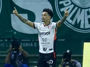 Abel Ferreira exagerou e o Palmeiras perdeu a terceira em quatro jogos 