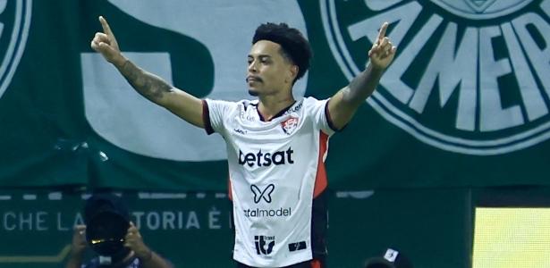 DERROTA DURA! Palmeiras poupa jogadores, perde para Vitória no Allianz Parque e é vaiado pela torcida