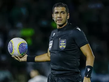 Juiz acertou em pênaltis para o Palmeiras contra o Galo? Ex-árbitros opinam