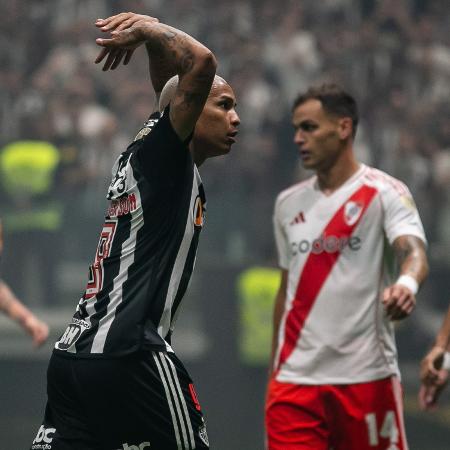 Deyverson gesticula durante Atlético-MG x River Plate, duelo da Libertadores