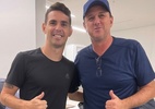 Perto do São Paulo, Oscar posta foto com Rogério Ceni: 