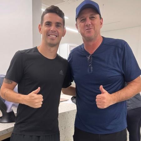 Perto do São Paulo, Oscar postou foto com seu ídolo, Rogério Ceni