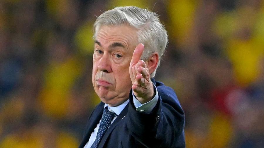 Carlo Ancelotti, técnico do Brasil, durante jogo contra o Equador pelas Eliminatórias