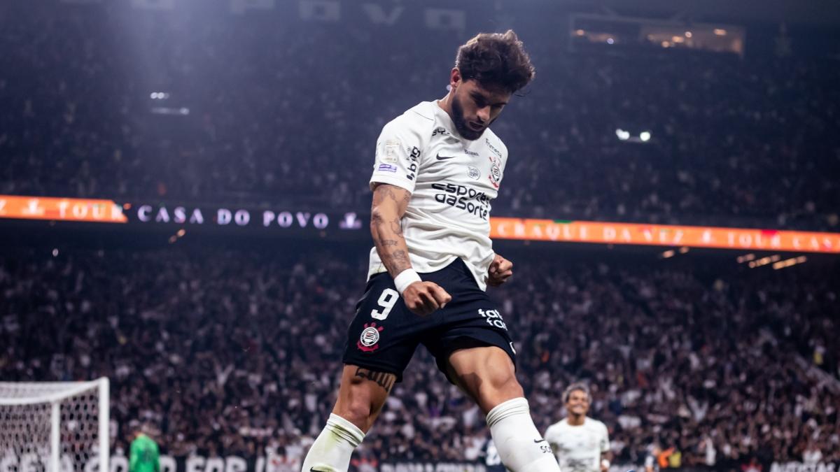 Corinthians: Yuri treinou finalização com Diniz antes de volta artilheira
