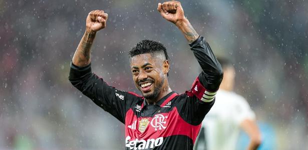 Pró-governo diz que Bruno Henrique fez justiça e devolveu a liderança ao Flamengo