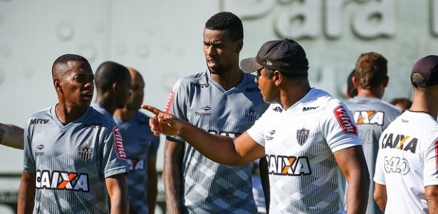 Técnico Roger Machado faz mistério sobre a presença de Robinho entre os titulares do Atlético-MG - Bruno Cantini/Atlético-MG