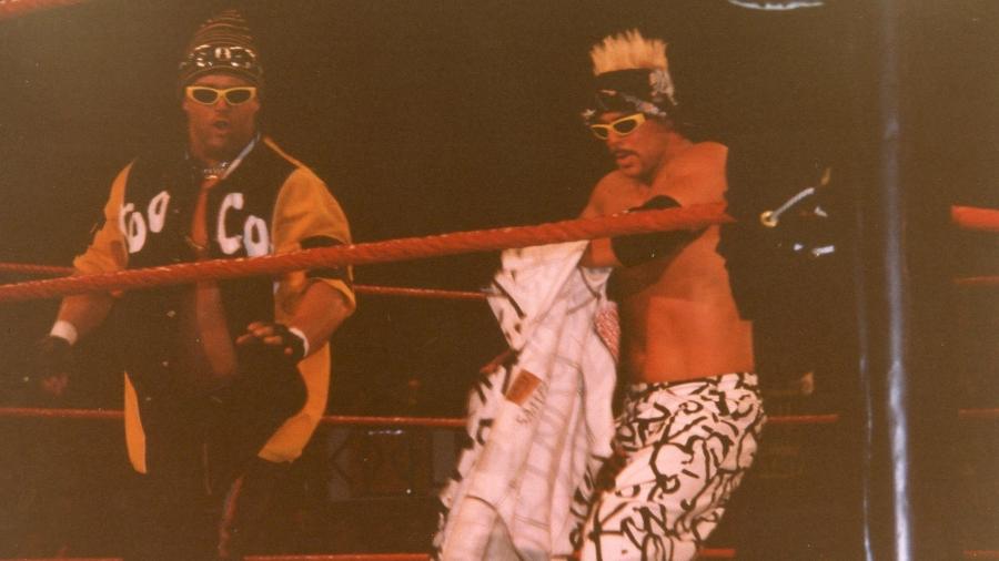 Brian Christopher Lawler, o Grandmaster Sexay, à esquerda, ao lado de Scott Taylor - Flickr/MandyJC72