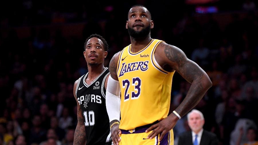 LeBron James durante partida dos Lakers contra os Spurs - Harry How/Getty Images/AFP