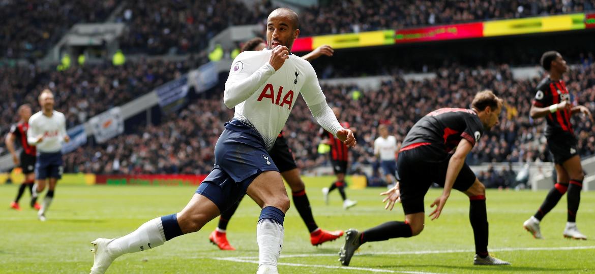 Lucas marcou o segundo gol do Tottenham contra o Huddersfield Town hoje, pela Premier League - Matthew Childs/Action Images via Reuters