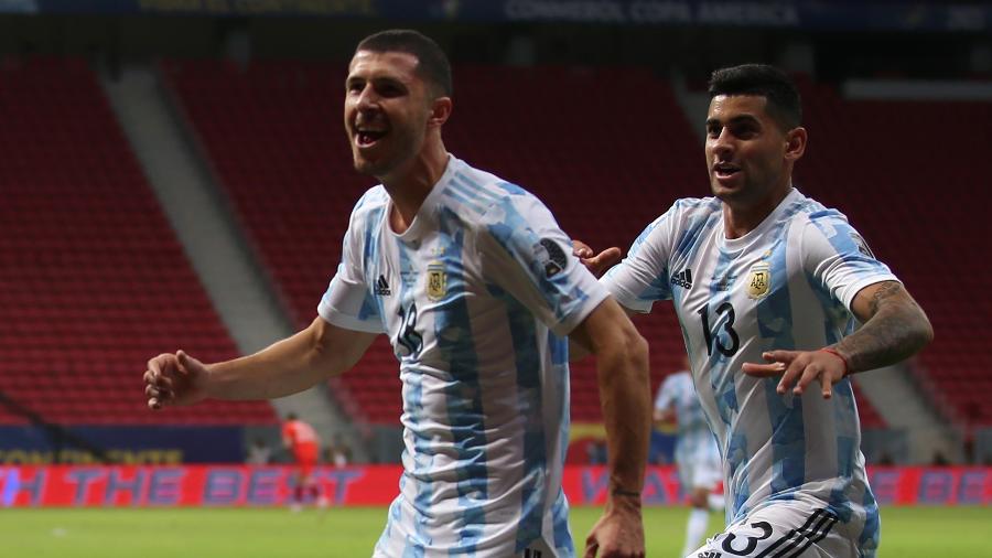 Guido Rodríguez comemora gol pela Argentina contra o Uruguai no Mané Garrincha - Gustavo Pagano/Getty Images