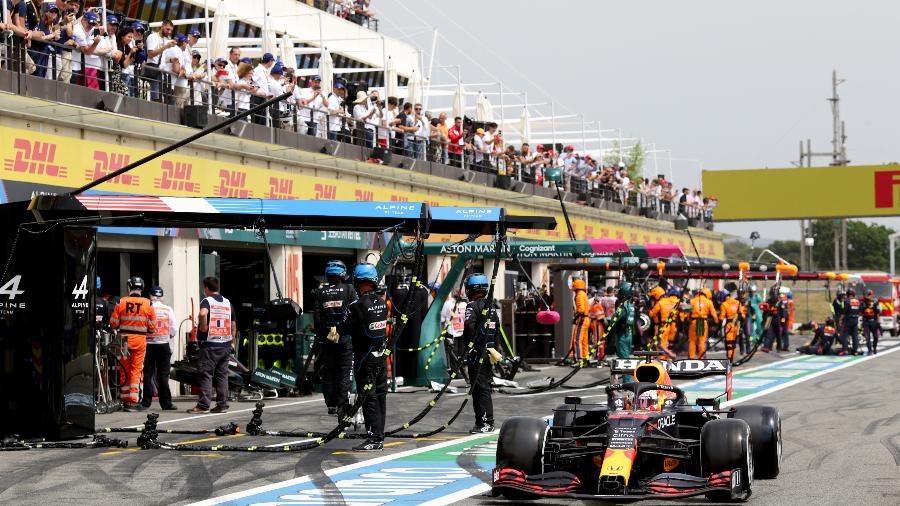 Verstappen após fazer seu primeiro pit stop no GP da França, sétima etapa do Mundial, em Paul Ricard - Peter Fox/Getty Images