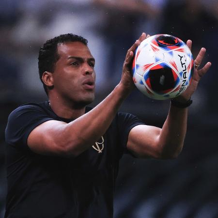 Fernando Lázaro, técnico do Corinthians - Ettore Chiereguini/AGIF