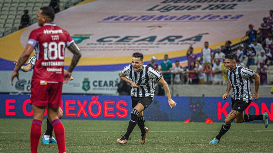 Castilho, do Ceará, comemora gol contra o Fortaleza pela Copa do Nordeste - Lucas Emanuel/AGIF